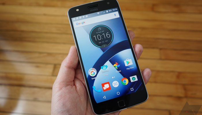 Motorola обновит свои смартфоны до Android 8