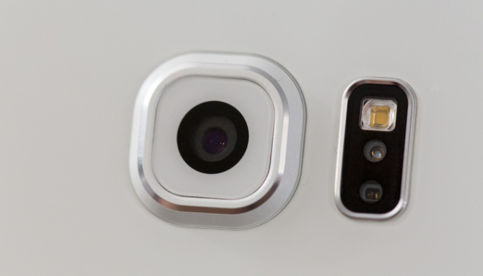 Будет ли выпирать камера Samsung Galaxy S7?